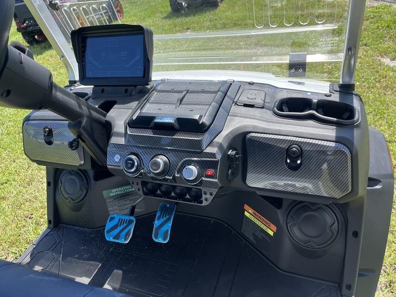 2025 evolution d max xt4 dashboard interior north carolina nationwide export.jpg