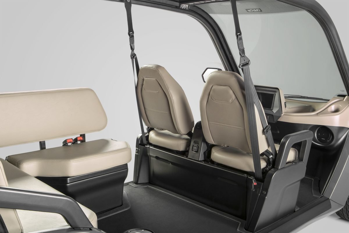 cc 2022 cru rearseating 1b.jpg