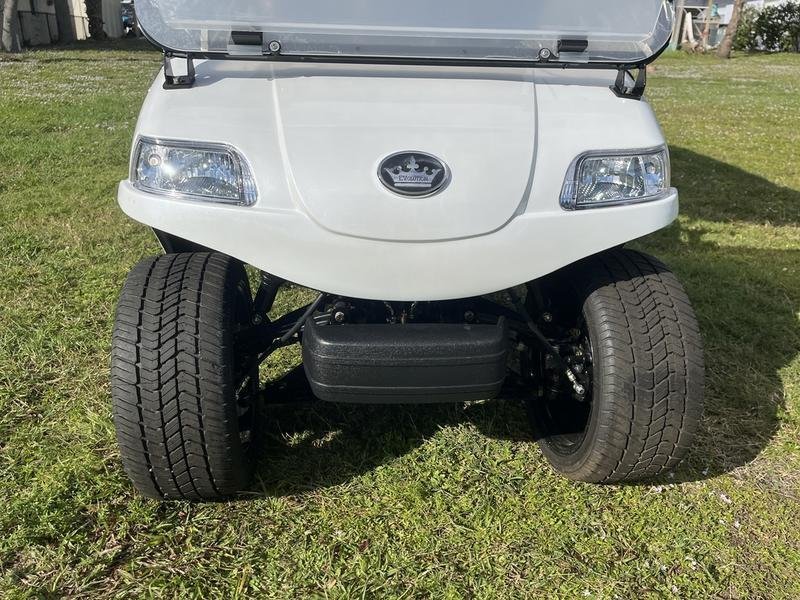 evolution carrier 6 plus lithium battery golf cart.jpg